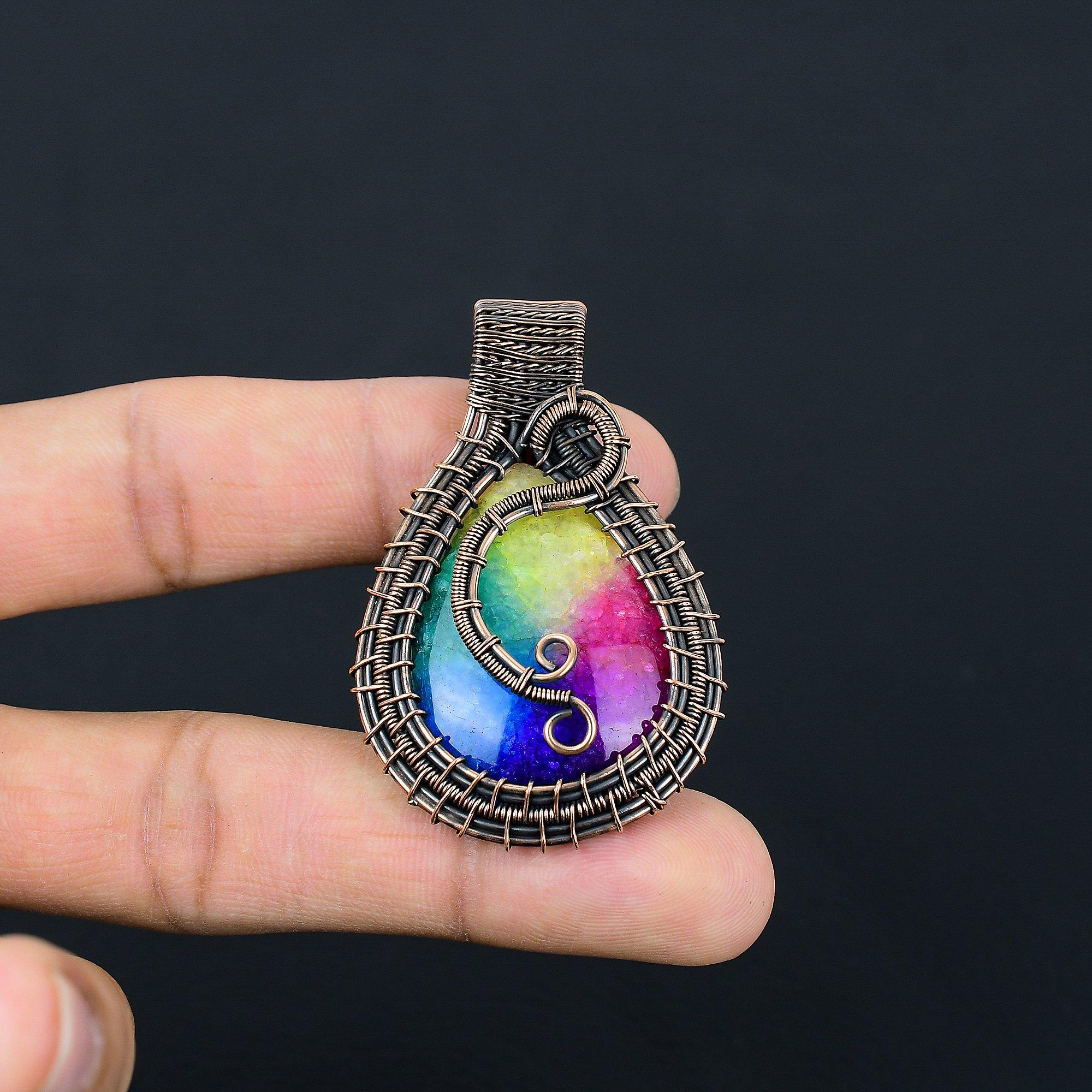 

Кулон из Радужного Солнечного Кварца, обернутый медной проволокой 999 пробы, Ювелирное изделие с подвеской из драгоценного камня ручной работы, Подарки для жены, Новая подвеска 2.55 Inches