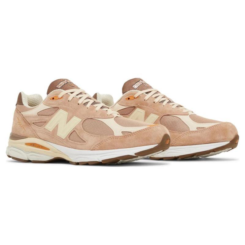 New Balance 990v3 MiUSA Size? Exclusive Orange Cream Sneakers M990SZ3