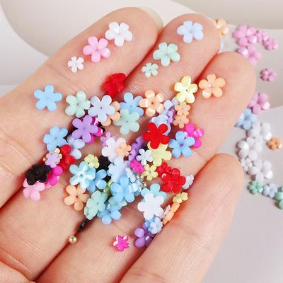 Nail art – Strass e decorazioni per unghie