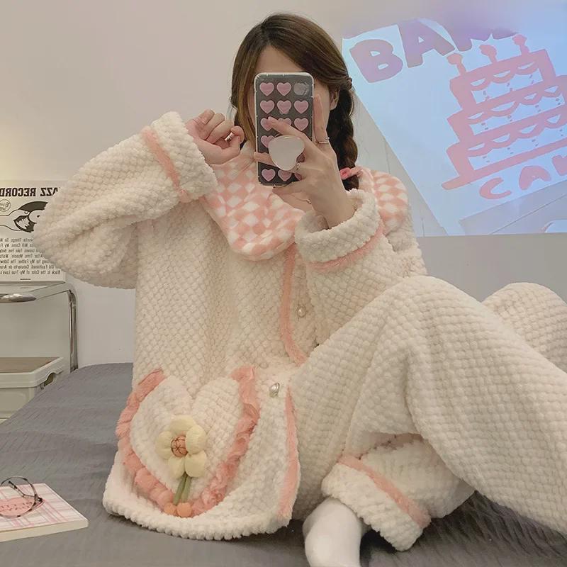 Cozy Rose-Pattern Flannel Pajamas for Women with Doll Collar - Cute, Sweet, and Warm for Autumn and Winter