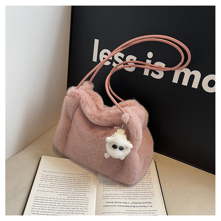 Korean version of ins niche design plush bag women's 2025 new foreign style large-capacity tote bag one-shoulder crossbody bag