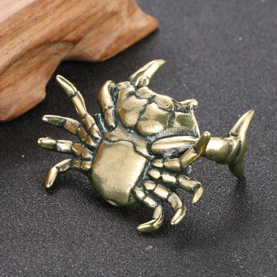 1 Pcs Crab Figurine Toy Ornament Alloy Weightlifting Crab Pen Holder Organizer Bronze Crab Sculpture Statue Desktop Ornament