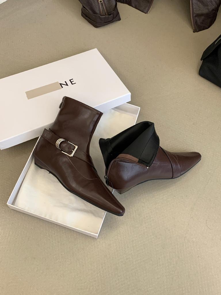 New autumn and winter medium tube square head flat bottom button fashionable versatile fashion rear zipper Martin boots women