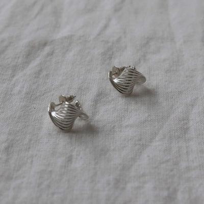 STUDIO LEIGH LAYERED SHELL EARRING