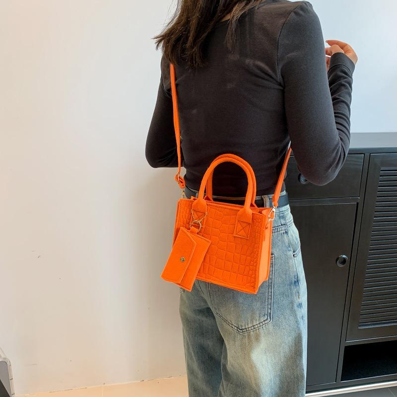 Simple Handbag Bag Women's Summer New Fashion Trend Shoulder Bag Casual Commuter Messenger Bag Small Square Bag