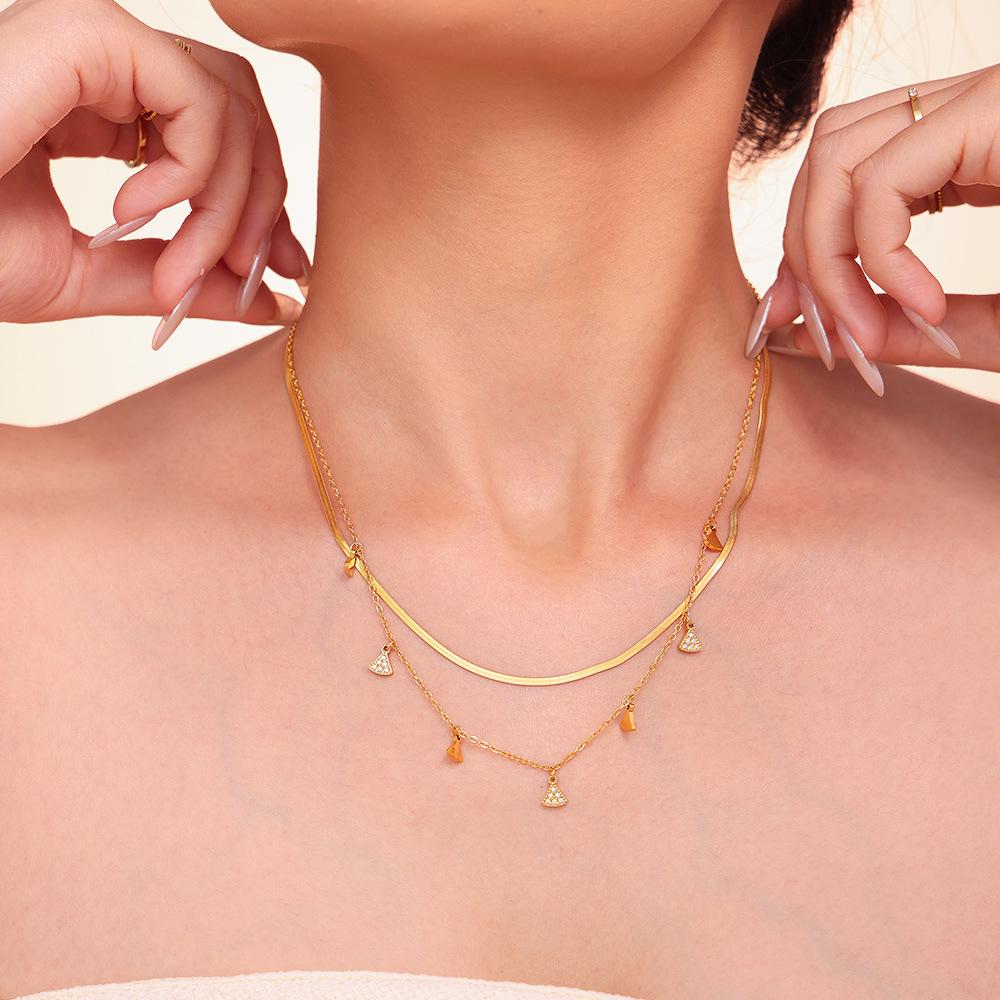 Omeka Geometrická Mini Sukně & Zirkonový Set Doplňků: Náramek, Náhrdelník a Šperky z titanové oceli pozlacené 18karátovým zlatem