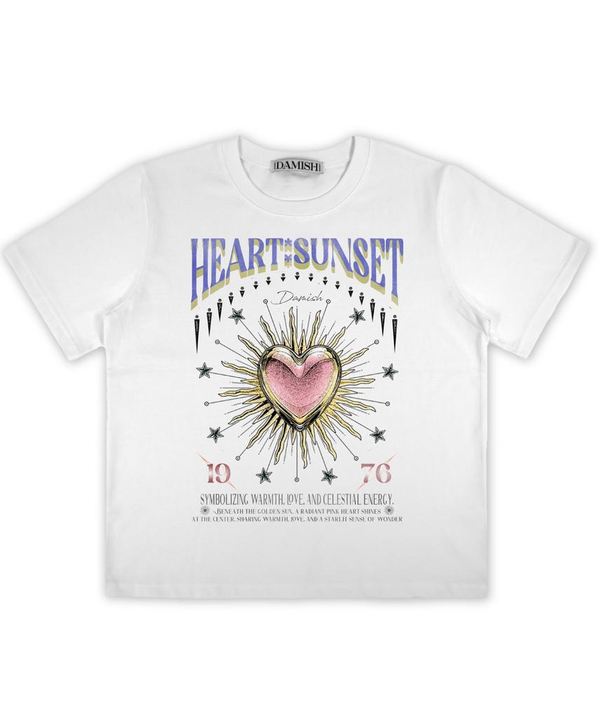 Damiswi Heart Sunset Graphic T-Shirt_White (Blue)