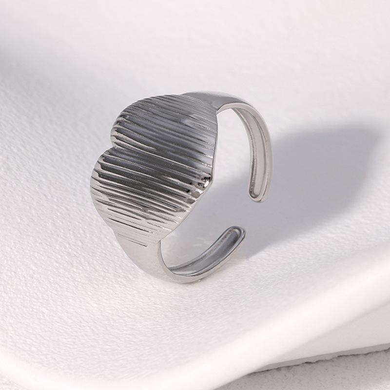 Simple Heart Shape Stainless Steel Ring Fashion Plated 18k Gold Color Opening Ring For Women Fashion Titanium Steel Jewelry