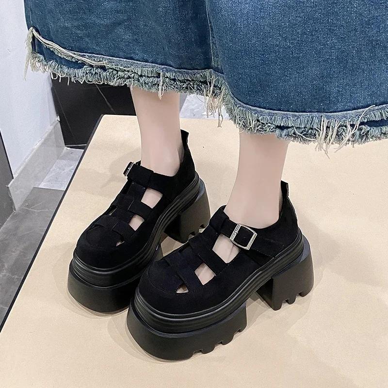 Mode 10CM Mikrofaserleder Plateau Damen Sandalen Neu 2025 Sommer Pumps Damen Versteckte Absätze Römersandalen Hohle Schnalle Keilschuhe