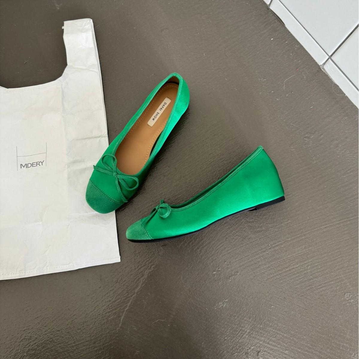 

2025 new autumn and winter sloping heel shallow mouth versatile satin bow women s single shoes Doudou pregnant women s single shoes 39 цветной печати леопарда