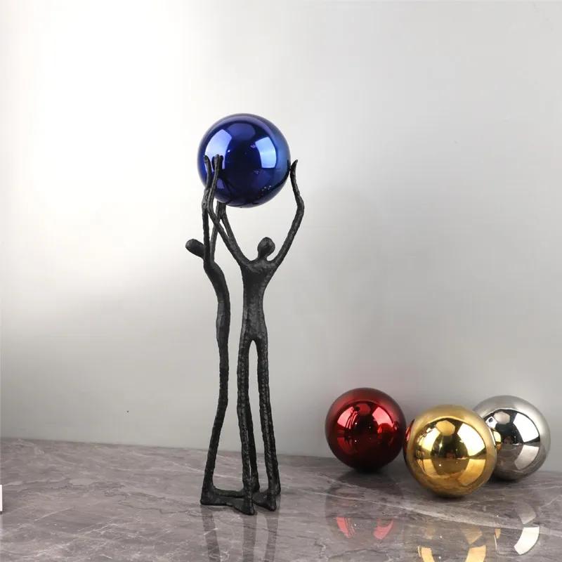 Creative Black Cast Iron Figure Sculpture, Holding a Silver Ball, Desktop Decoration Ornaments, Metal Crafts, Home Decoration