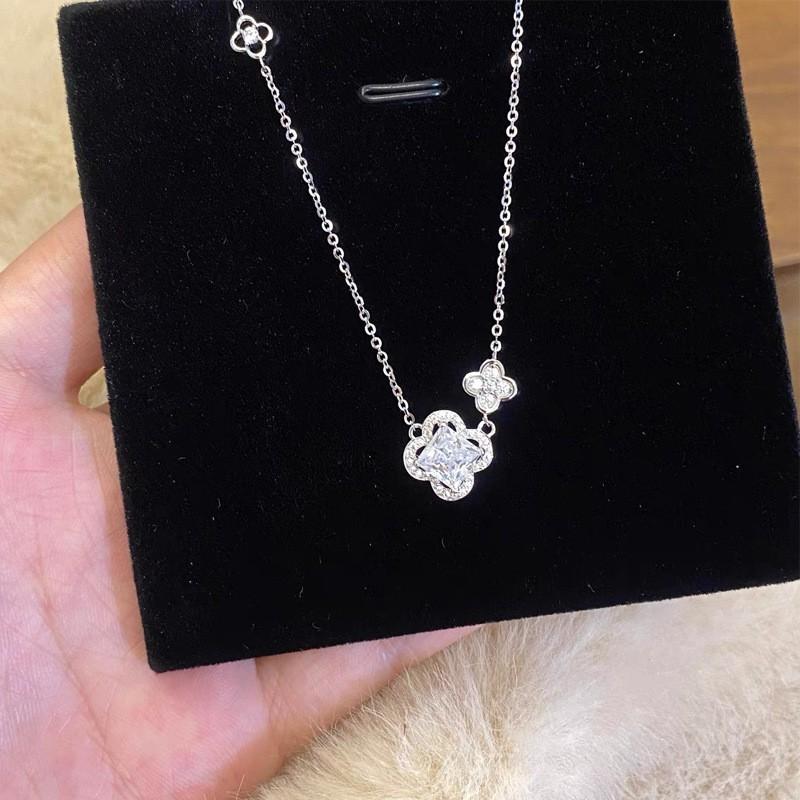 Sparkling Clover Necklace Women Luxury Floral Collarbone Chain Wedding Fashion Jewelry
