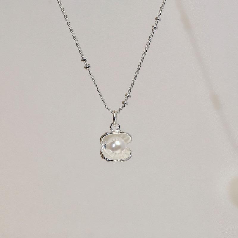 Pearl Shell Silver Pendant Necklace Women Clavicle Chain Light Luxury Niche Design