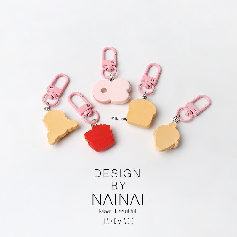 Pink Pig Dessert Keychain Pendant: Cute Cartoon Jewelry Accessory for Girls