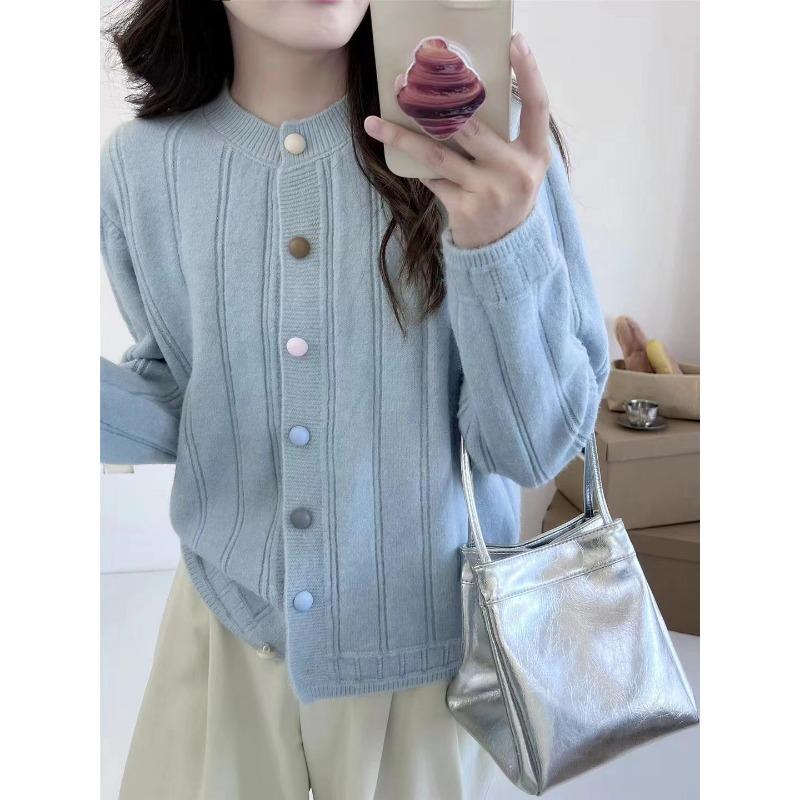 

Нежный ветер цветная пряжка мягкий восковой вязаный кардиган топ женский осень и зима новая мода круглый вырез ажурная кофта куртка One Size синий