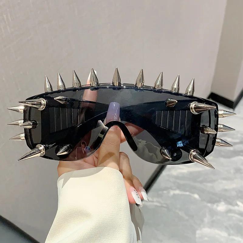 Steampunk Big Frame Nail Rivet Sunglasses Women For Men Vintage Luxury Brand Designer Sun Glasses Popular One Piece Eyewear