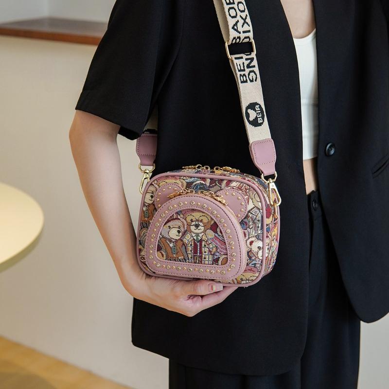 BEIBAOBAO New Canvas Embroidered Small Square Bag Cute Cartoon Small Bear One Shoulder Bags Fashionable Exquisite Design Rivet Women's Messenger Bag