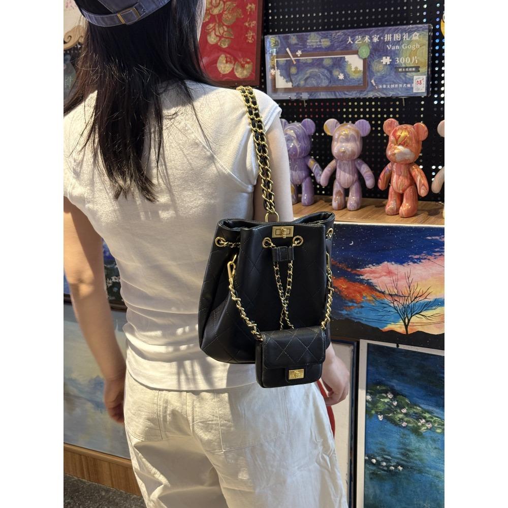 Sheepskin Backpack 2025 New Diamond Chain Bag Casual Versatile Leather Large Capacity Bucket Bag Women