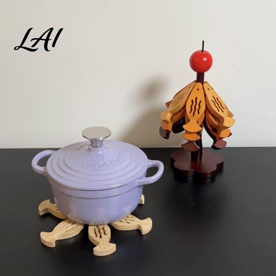 Kitchen Accessories Gift Bamboo Trivets with Storage Rack Heat Resistant Hot Table Protector Pads Decorative Wooden Coaster for Dining Countertop