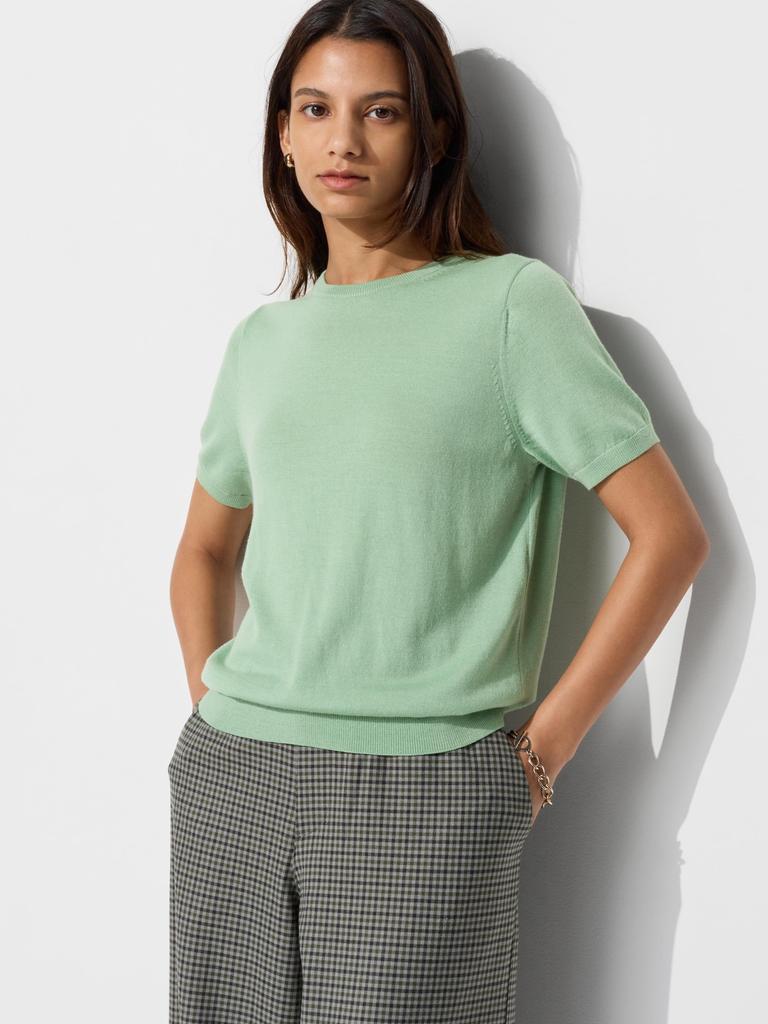 Uniqlo Merino Crew Neck Sweater  Short Sleeve 