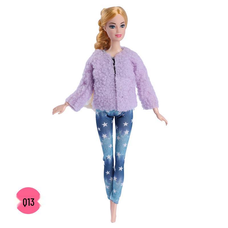 

Набор модной одежды для куклы Барби 30 см: Длинное пальто из искусственного меха и плюшевая короткая куртка Clothes only (doll not included)