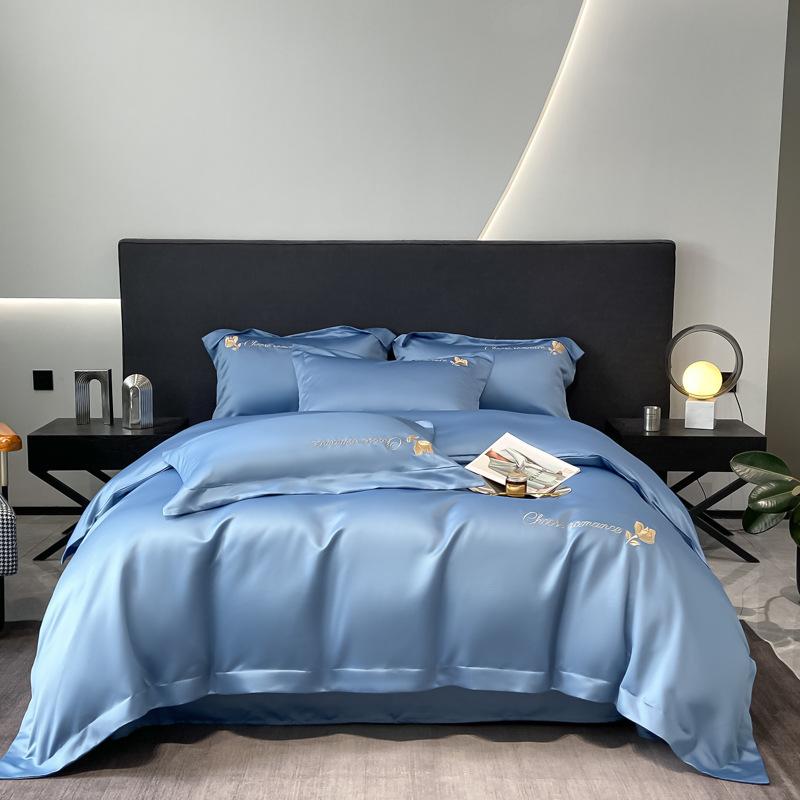 

Новый летний комплект из четырех предметов из ледяного шелка, однотонное простое мытье, шелковое постельное белье с вышивкой A