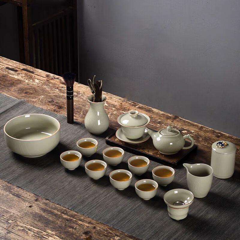 

Jingdezhen Celadon Ice Crack Glaze Kung Fu Tea Set