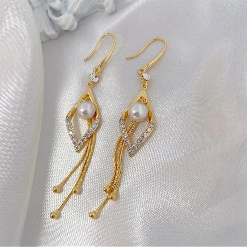 Diamond Shaped Long Tassel Earrings Exude A Fashionable and Goddess Like Aura, with Super Fairy and Versatile High-end Earrings for Women