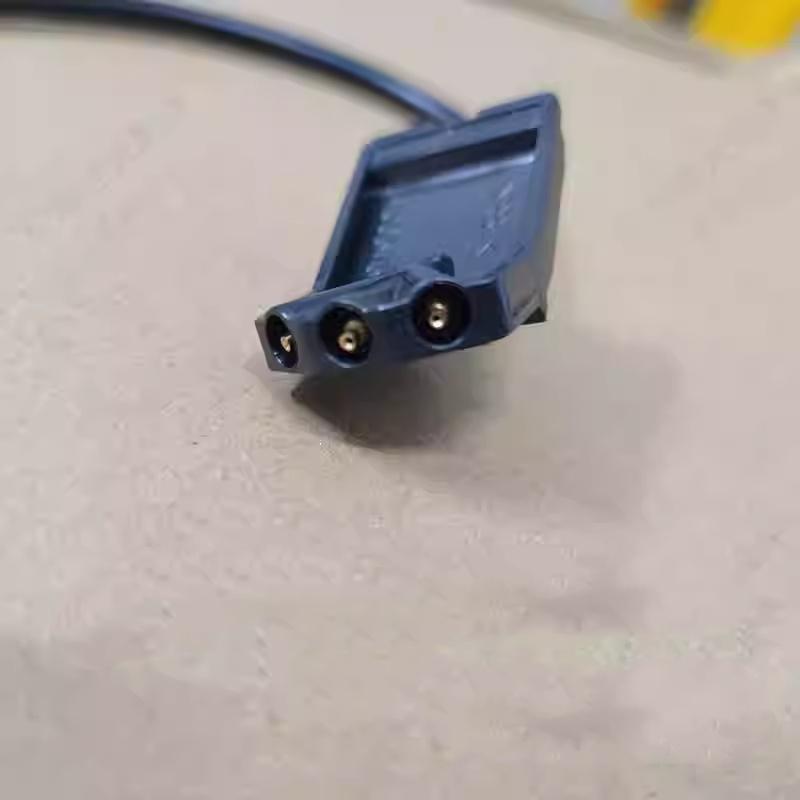 Front Windshield Wiper Spray Nozzle Wiper Spray Head For NISSAN  2008-2012 ALTIMA 1PCS