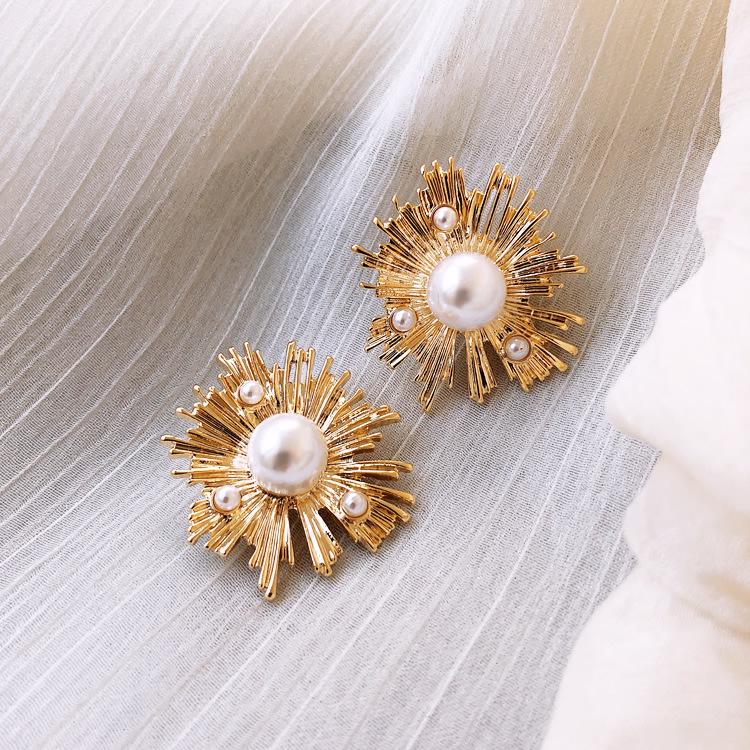 Korean Temperament S925 Silver Irregular Pearl Metal Earrings - Hong Kong Style Jewelry for Women
