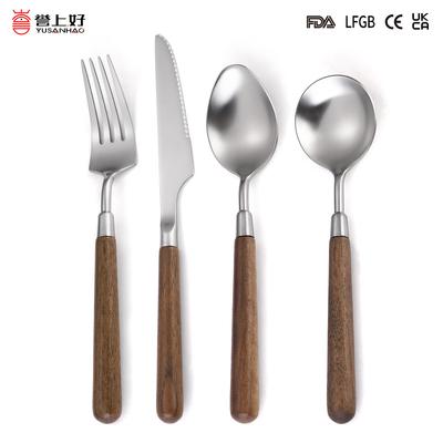 Rosenholz 304 Messer und Gabel Löffel Retro Holzgriff Edelstahl Besteck 4-teiliges Set Löffel Messer und Gabel YSH-31-4PS