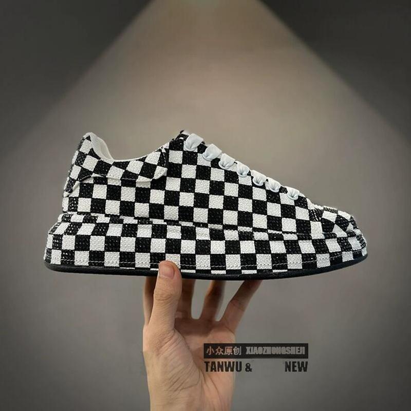 

Роскошные кроссовки со стразами, мужские повседневные туфли на платформе, с круглым носком, со шнуровкой, мужские однотонные дизайнерские кроссовки со стразами 44 чёрный