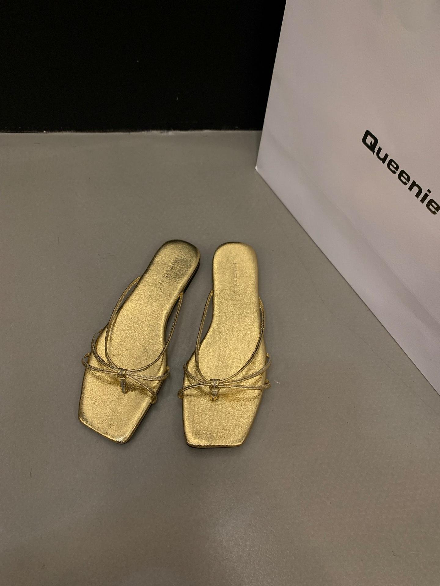 

Flat-bottomed flip-flops fairy shoes wear 2025 new summer beach sandals silver sandals 40 золотий