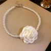 Pearl Flower Geometric Necklace - French Retro Clavicle Chain with Versatile Design