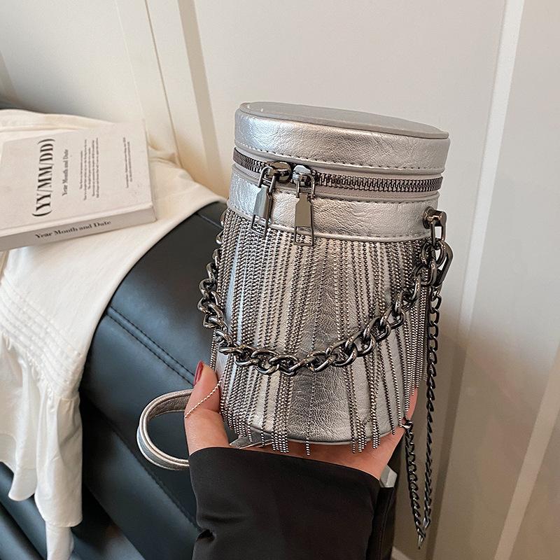 

bags2025 new small bag Korean version of fashion fringed shoulder bag women s niche versatile messenger cylinder bag tide чорний