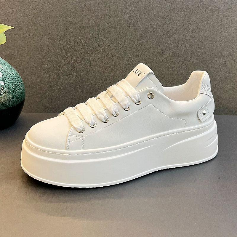 Fashion New Men's Charm White Thick Bottom Height Increasing Shoes Male Causal Flats Moccasins Sports Walking Sneakers Zapatos Hombre
