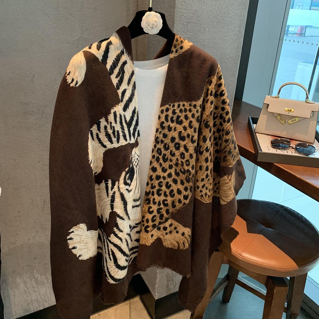 Vintage Leopard Print Women Soft Lightweight Luxury Premium Fashion Elegant Scarf