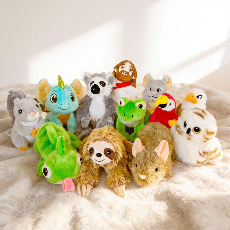 Magnetic Shoulder Plush Toy: Frog, Sloth, Squirrel, Dinosaur, Parrot
