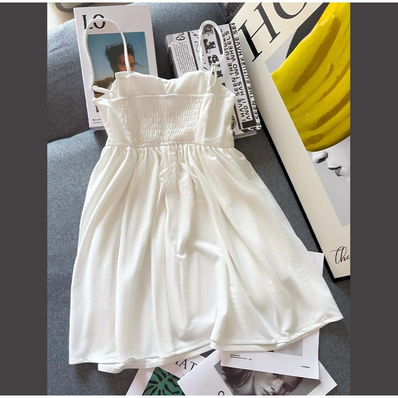 Sexy Schönheit Temperament Taille Persönlichkeit Heißes Mädchen Rotes Trägerkleid Schleife Spitze Shorts Kleid Weiß A-Linie Taillierte Kleider