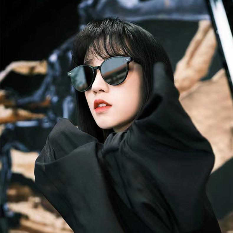 Модные женские солнцезащитные очки без оправы — фото 10