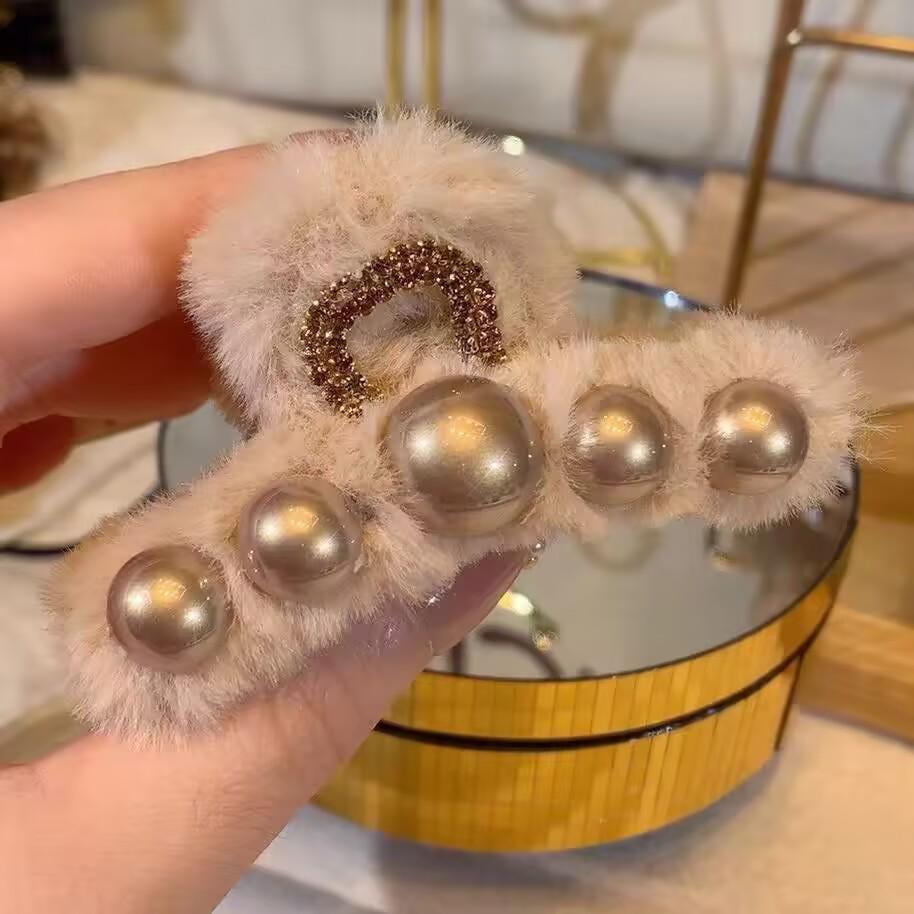 2025 Fall/Winter Teddy Bear Bow Hair Clip - Cute Fluffy Claw Shark Clip Accessory