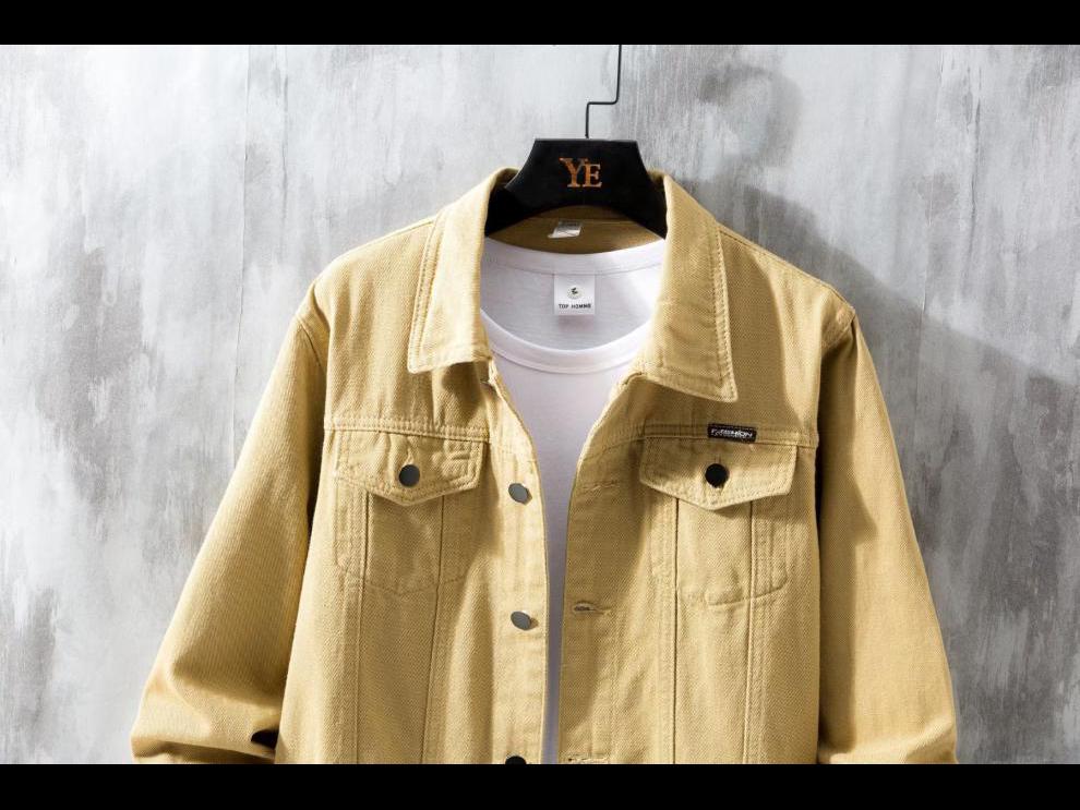 Men's Trendy Japanese Denim Workwear Jacket: Loose, Multi-Pocket, Casual Top for Spring & Autumn.