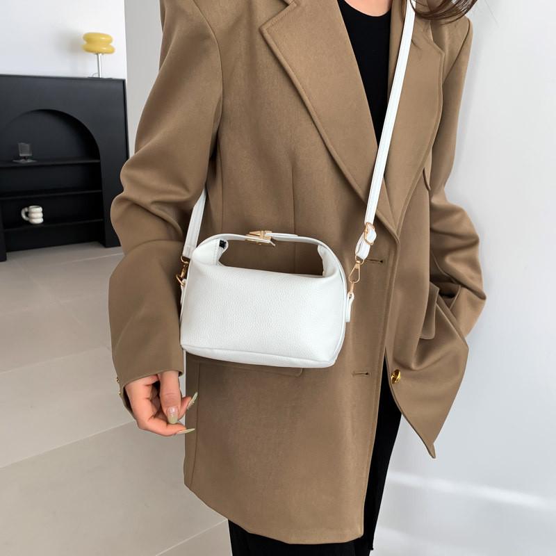 Stylish 2023 Winter Korean Fashion Handbag Elegant Pu Leather Shoulder Bag With Zipper