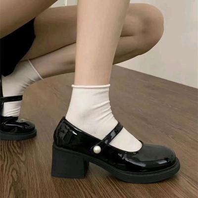 Chaussures en cuir noir à petit talon épais à bout rond polyvalentes de grande valeur pour femmes 2025 nouvelles chaussures simples Mary Jane françaises peu profondes