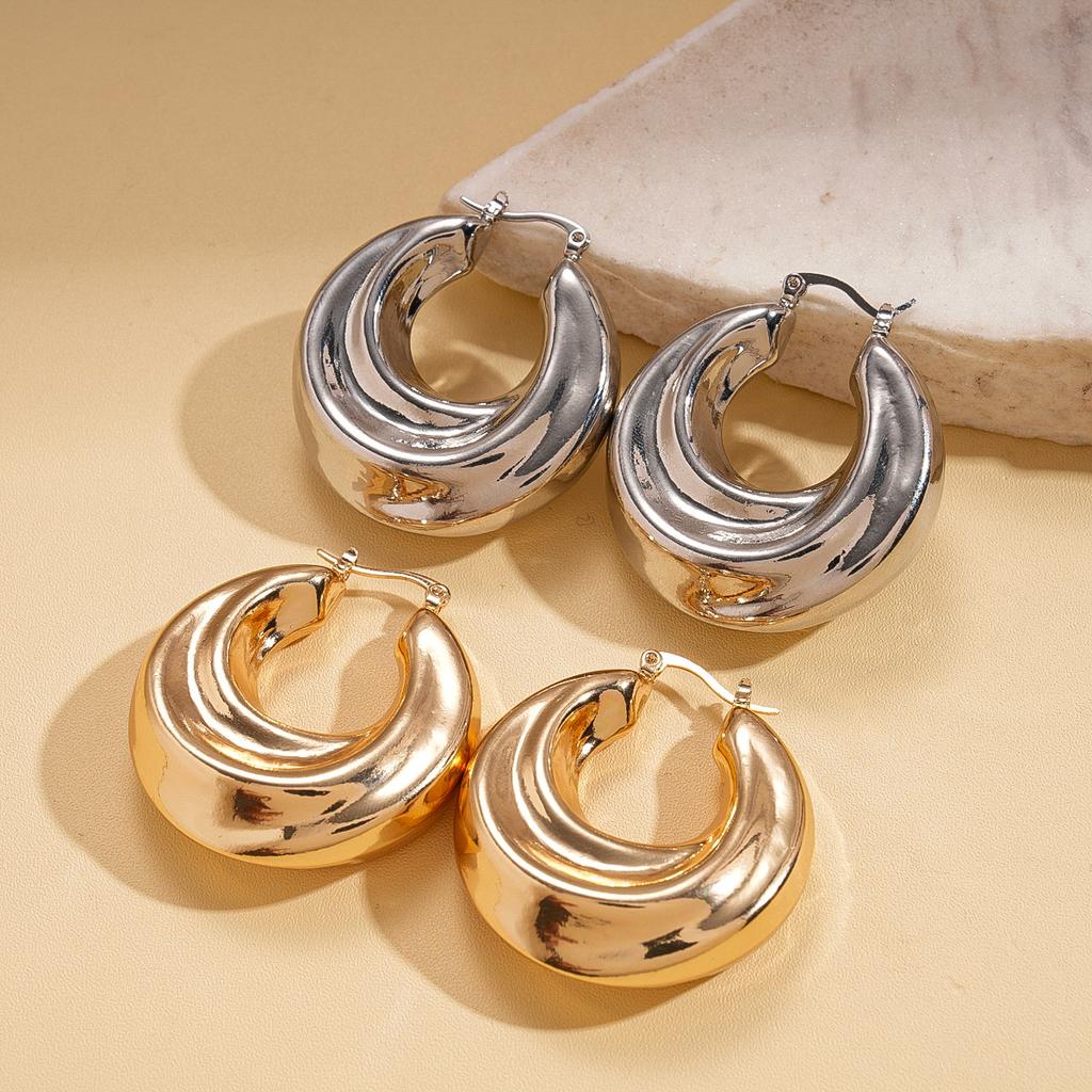 Metal Glossy Pleated Round U-shaped Ear Buckle Personalized Fashion Commuter Earrings