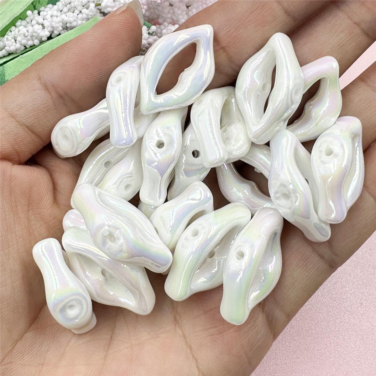 

Товары для вечеринок 15,4 * 25,3 мм браслет с принтом губ, аксессуары для губ, перфорированные акриловые бусины с вертикальным отверстием, цветные, 20 шт./упак., аксессуары для самостоятельной сборки белый