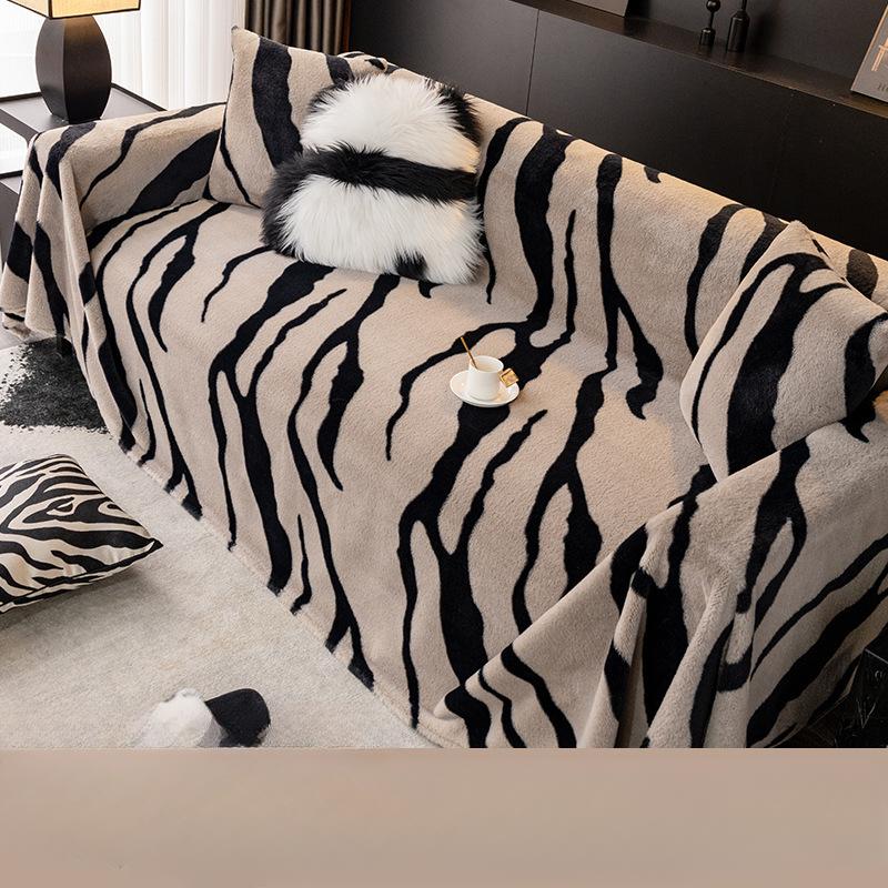 Новое плюшевое покрывало на диван с кроликом — фото 4