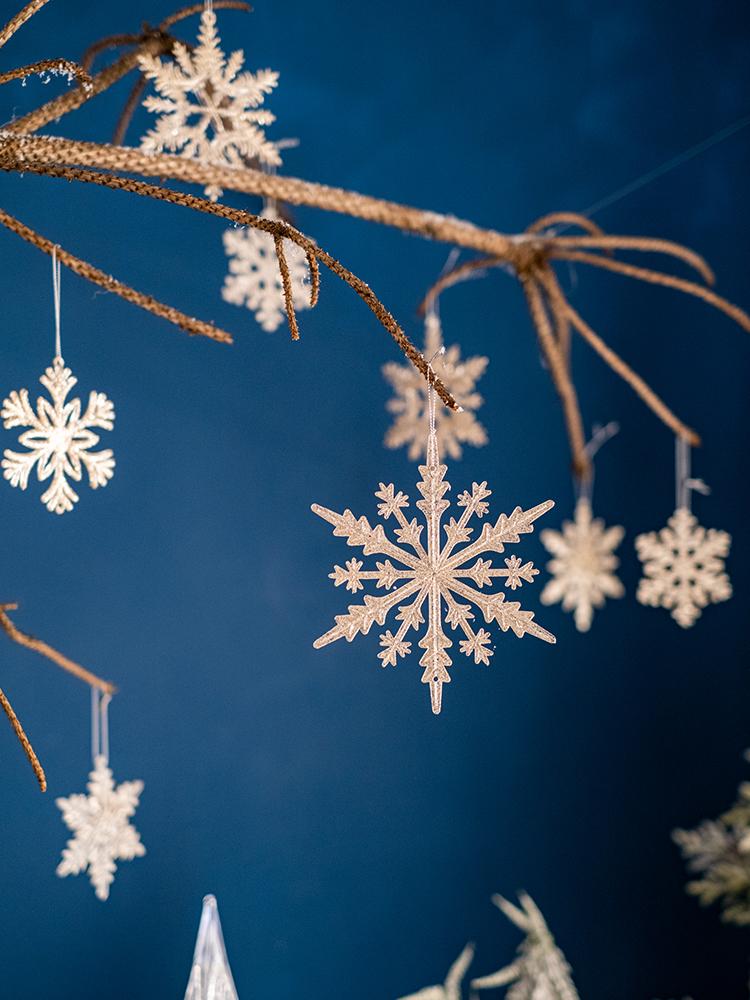 Snowflake Christmas Tree Ornaments: Festive Decorations & Gifts