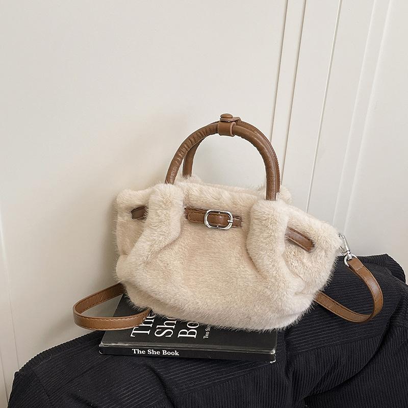 This Year's Popular Bag Women's Large-capacity 2025 New Autumn and Winter Versatile Plush Messenger Bag Casual Portable Tote Bag