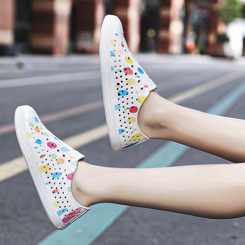 Unisex Sandals Summer Hollow Beach Shoes Slippers Lightweight Sandals Slip on Casual Waterproof Classic Sandals